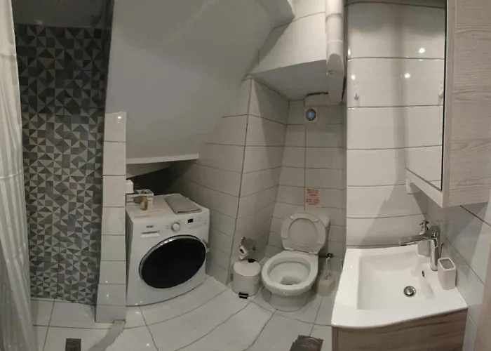 M&f Ground In Old Town * Corfu (city)